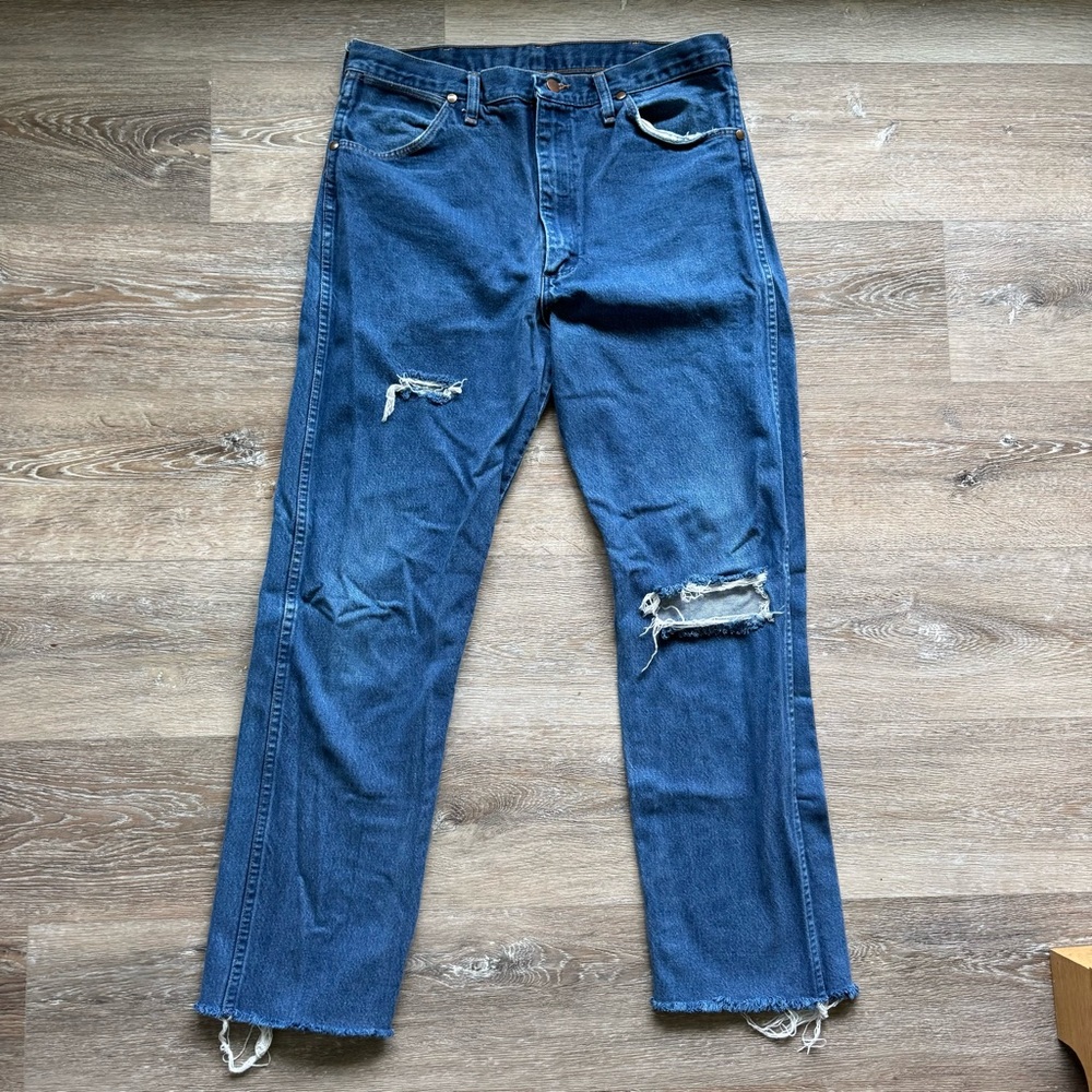 Wrangler Men's Straight Blue Jeans with Distressed Details